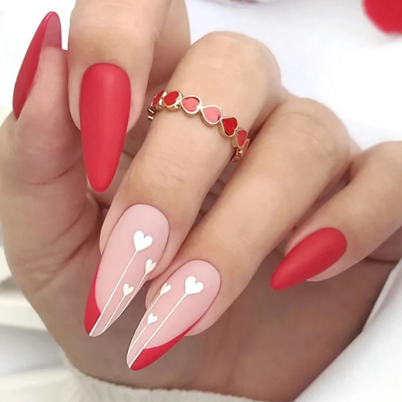 Herz-inspiriertes Acryl-Nail-Art-Design Karnz