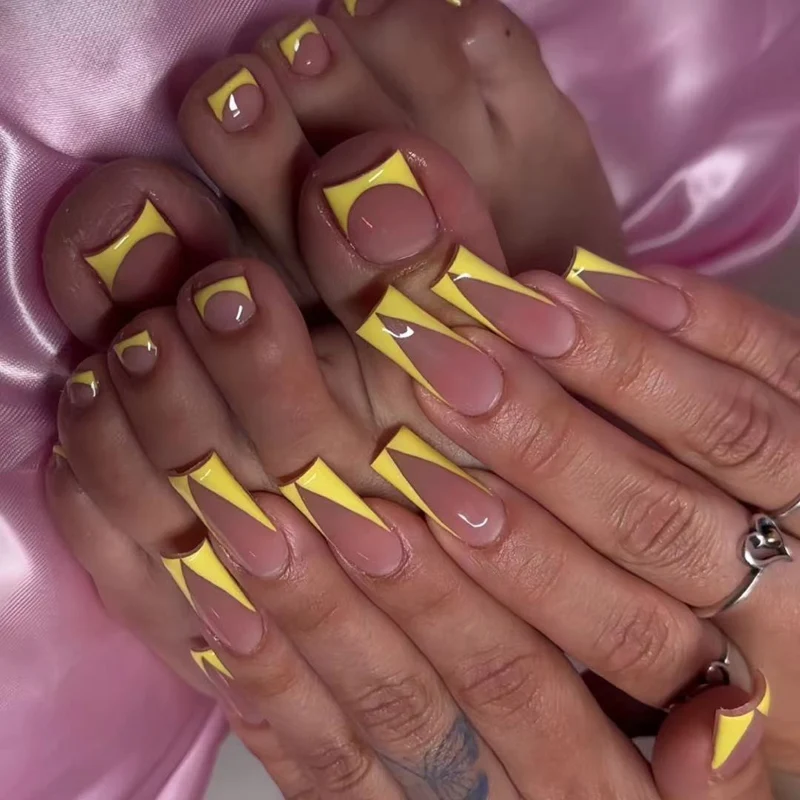 Stilvolles geometrisches Nagelkunst-Set Karnz