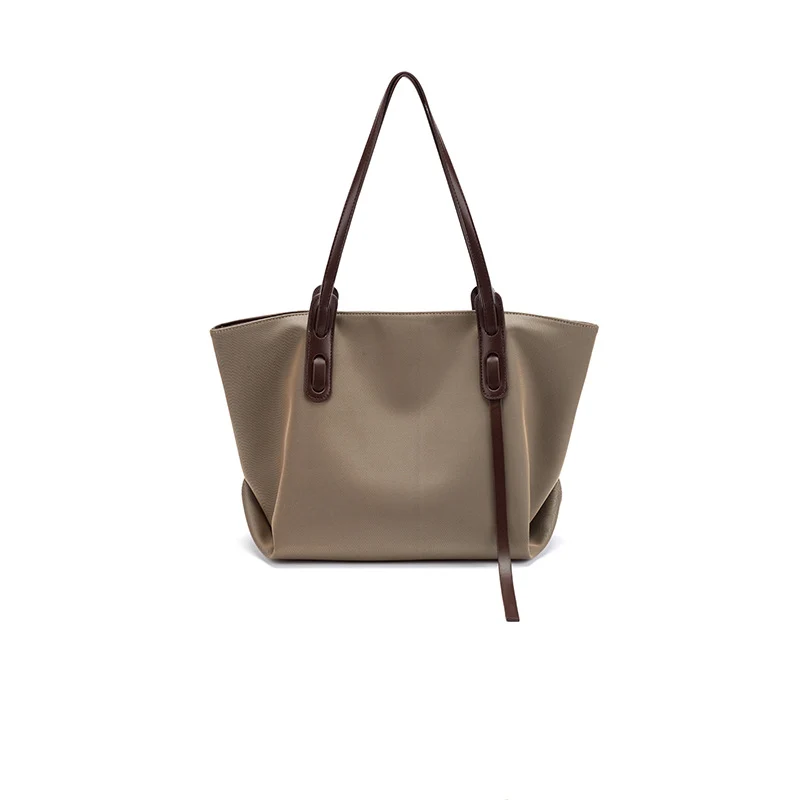 Geräumige Reisetasche Karnz