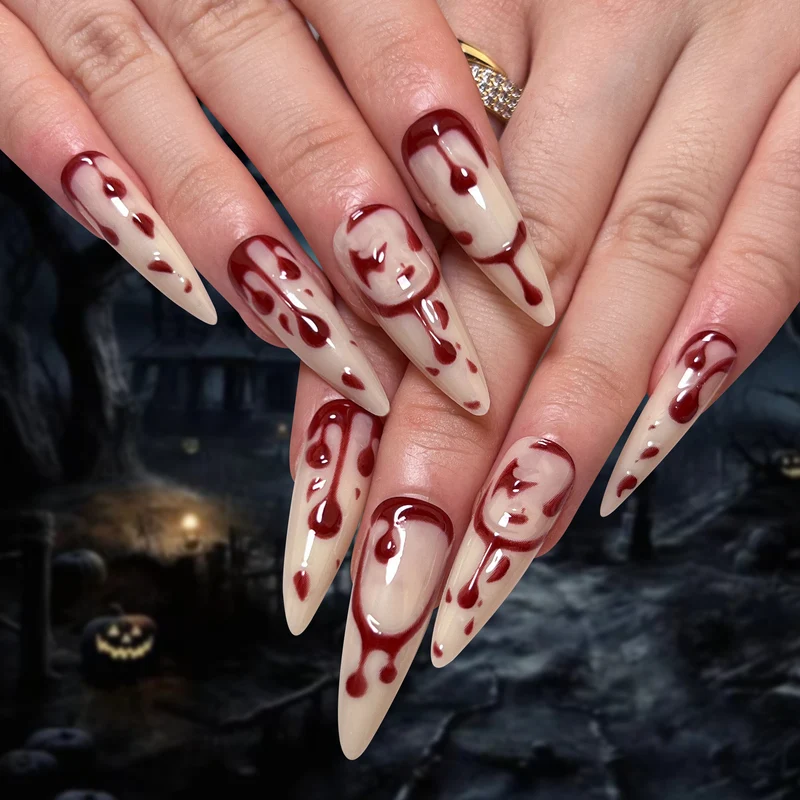 Kunstvolle Halloween-Gel-Nägel im blutigen Design Karnz