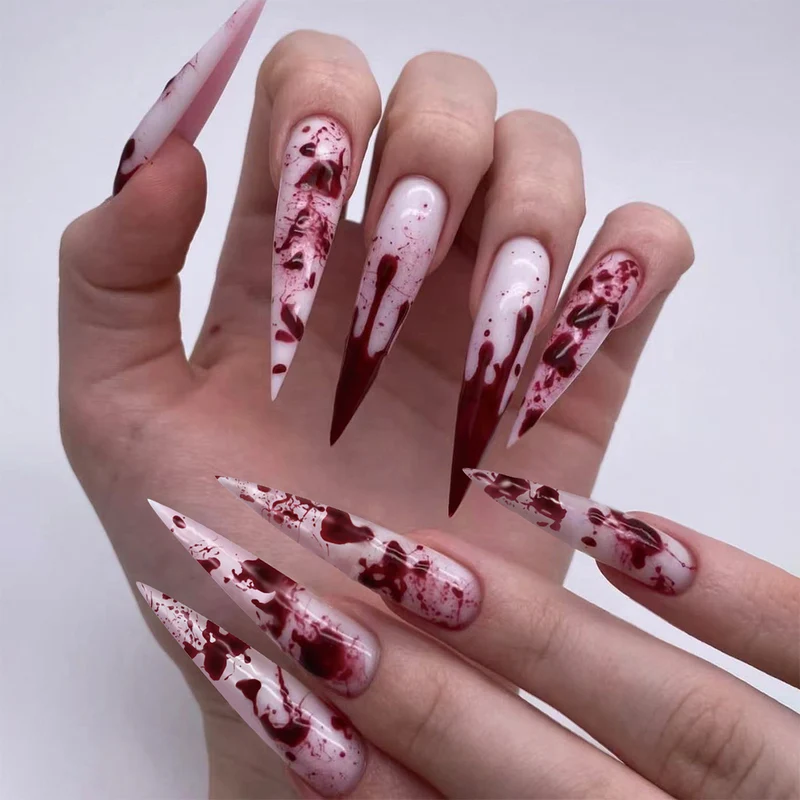 Künstliche lange Stiletto-Nägel mit Blutdesign Karnz