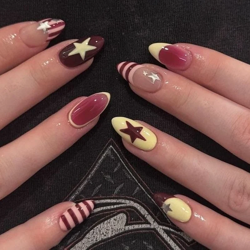 Kreative Nagelkunst mit Sternen-Design Karnz