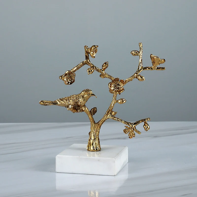Verschnörkelte Vogel- und Blumen-Skulptur