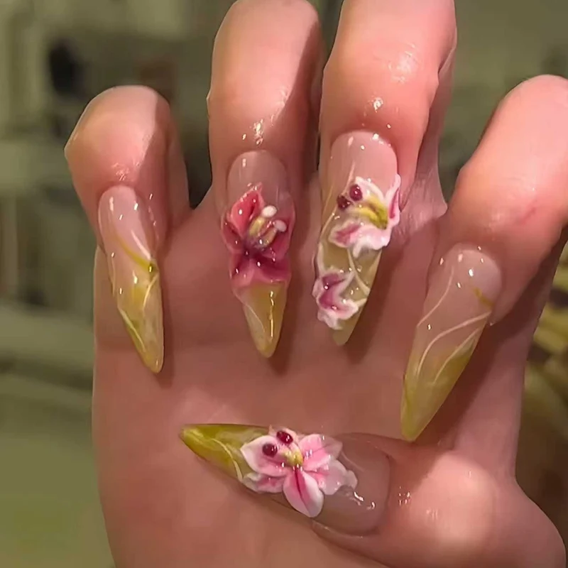 Luxuriöse 3D Blumen Nagelverzierungen Karnz