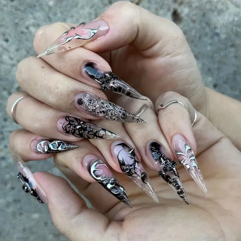 Aufwendige gotische Acryl-Nagelverzierung Karnz