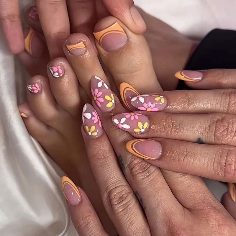 Blumendesignet Press-On Nagelkunst Karnz
