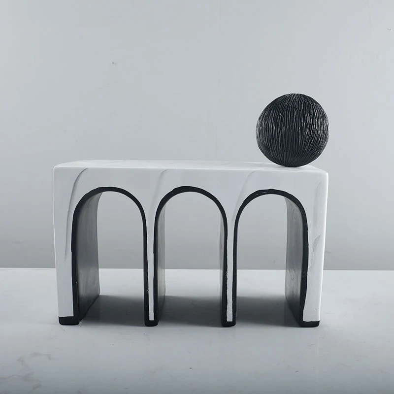 Zeitgenössische dekorative Bogen Tischskulptur