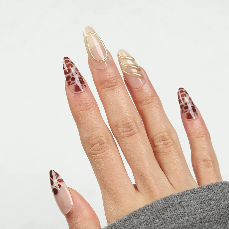 Künstlerisches Stiletto-Nageldesign Karnz
