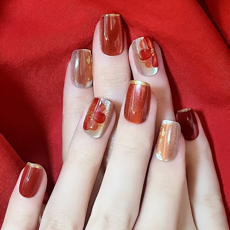 Künstlerische Press-On Nägel mit Floral Design Karnz