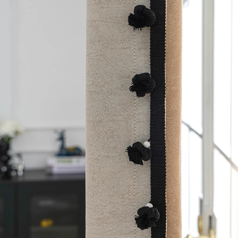 Dekorative Vorhangborte mit Pompons Karnz