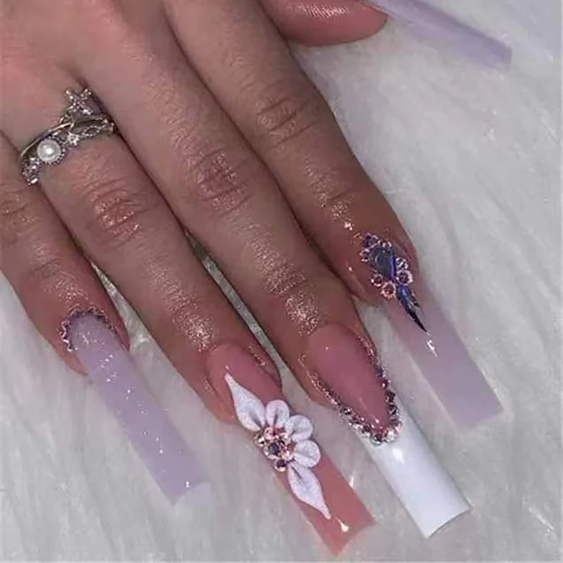 Elegante Blumendesign Lange Press-On Nägel Karnz