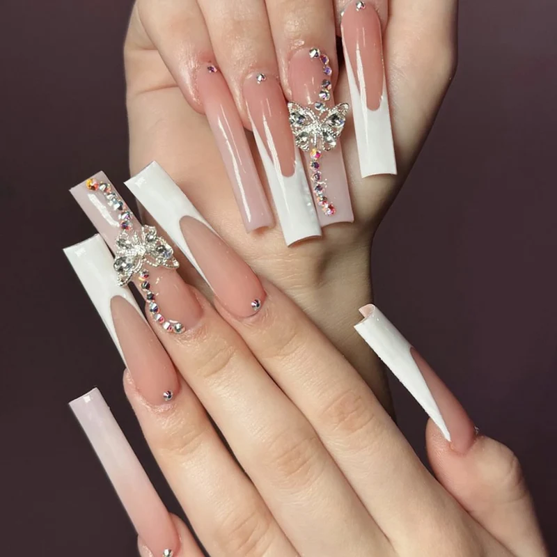 Elegante dekorative Drucknägel mit Strassakzenten Karnz