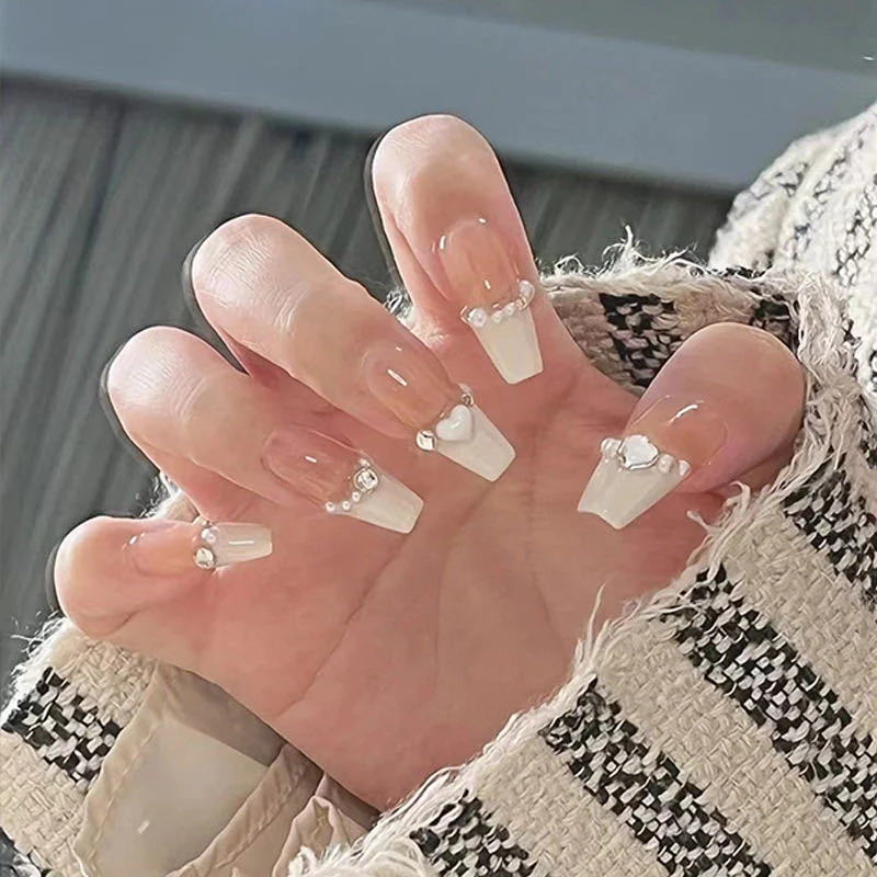 Elegante dekorative Nagelkunst Tipps Karnz