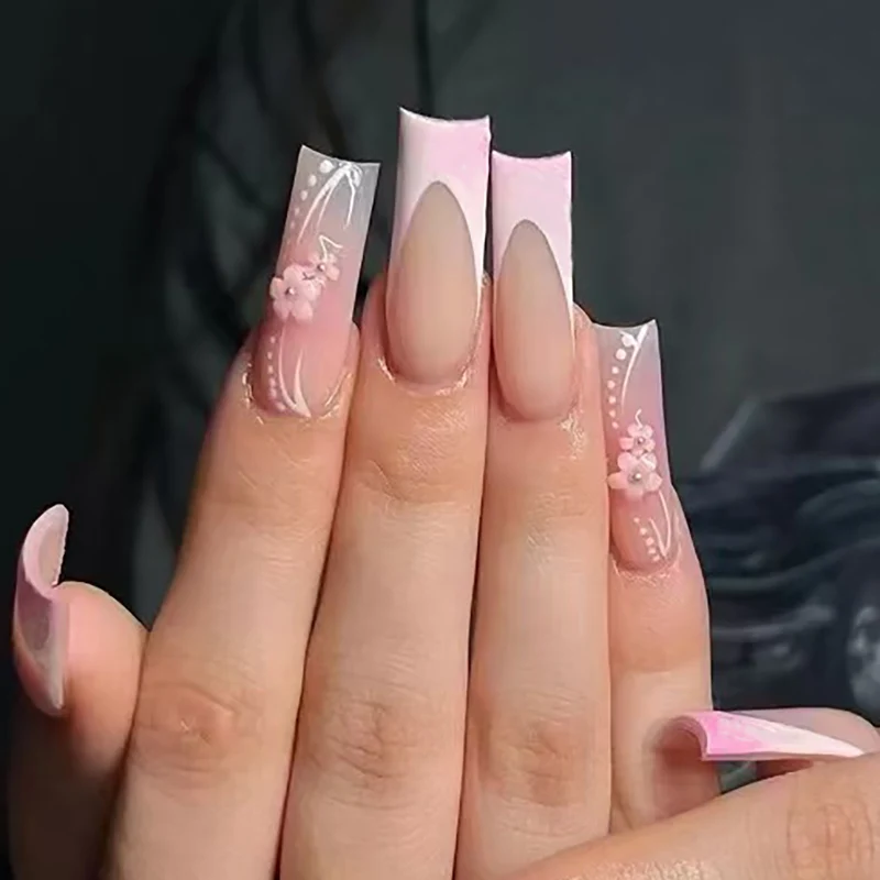 Elegante dekorative florale Press-On-Nagelset Karnz