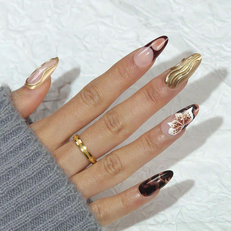 Elegante Künstlerische Stiletto Nagelkunst Karnz