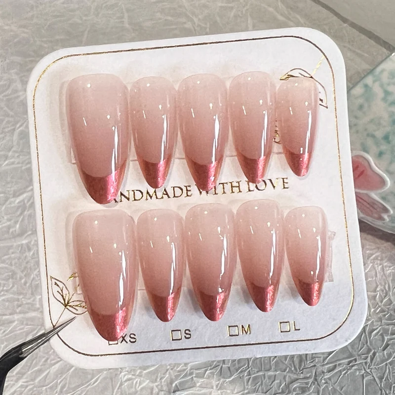 Künstliche Nagelverlängerungen mit elegantem Ombre-Design Karnz