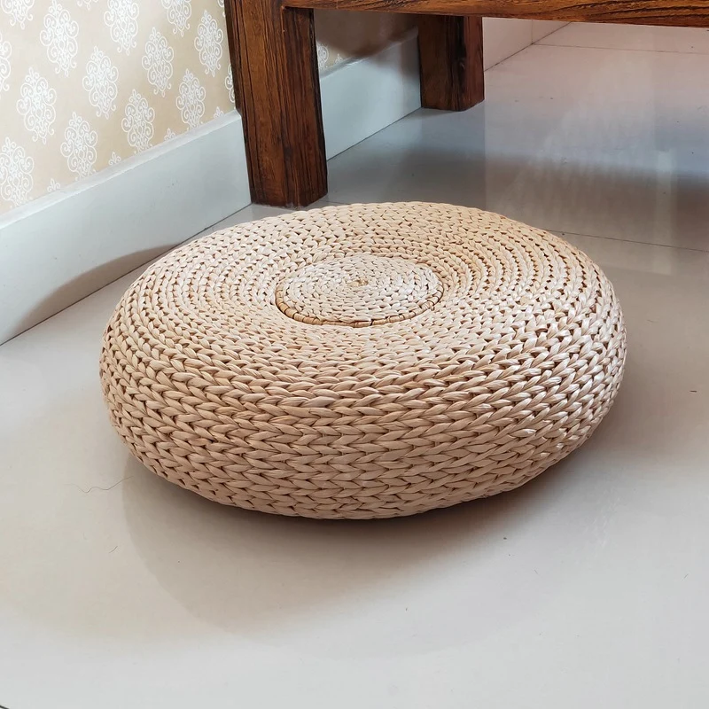 Handgefertigter Sitzpuff Aus Naturmaterial Karnz