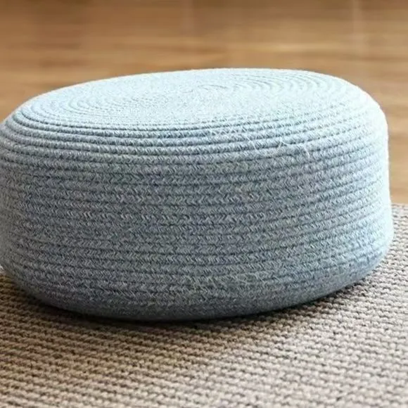 Handgefertigter Sitzpouf Karnz