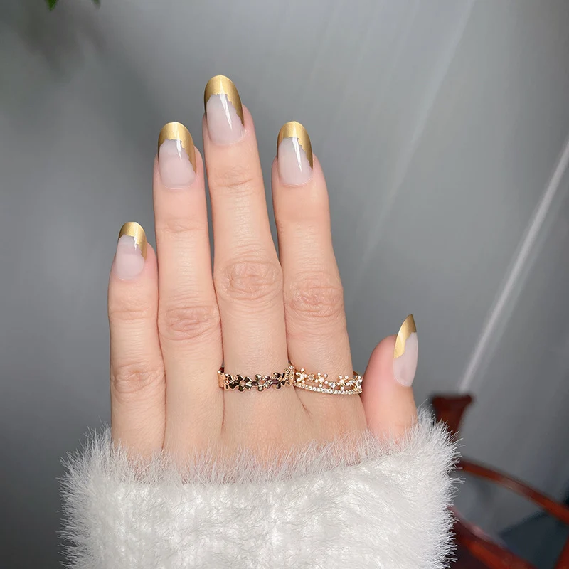 Elegante französische Tipp-Gel-Nagelverlängerungen Karnz