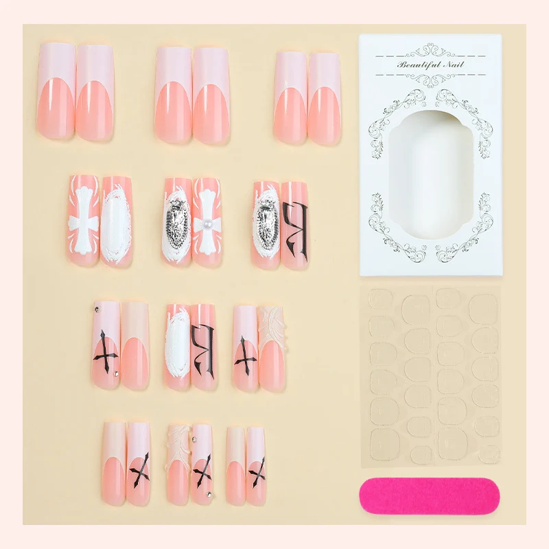 Kreatives Kunstnagelset mit eleganten Designs Karnz