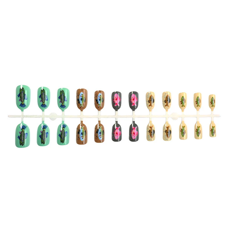 Kreatives Kunstnagelset mit bunten Tiermotiven Karnz