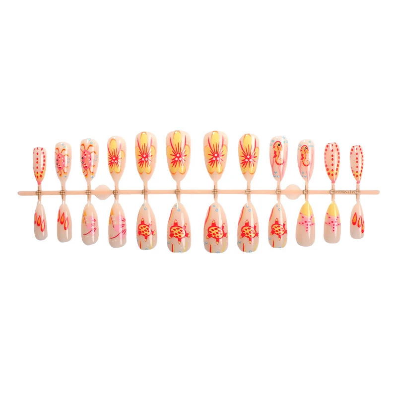 Kreatives Kunstnagelset mit buntem Blumen-Design Karnz