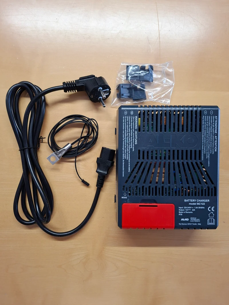 BC122 Switch-Mode-Ladegerät – automatisches Batterieladegerät