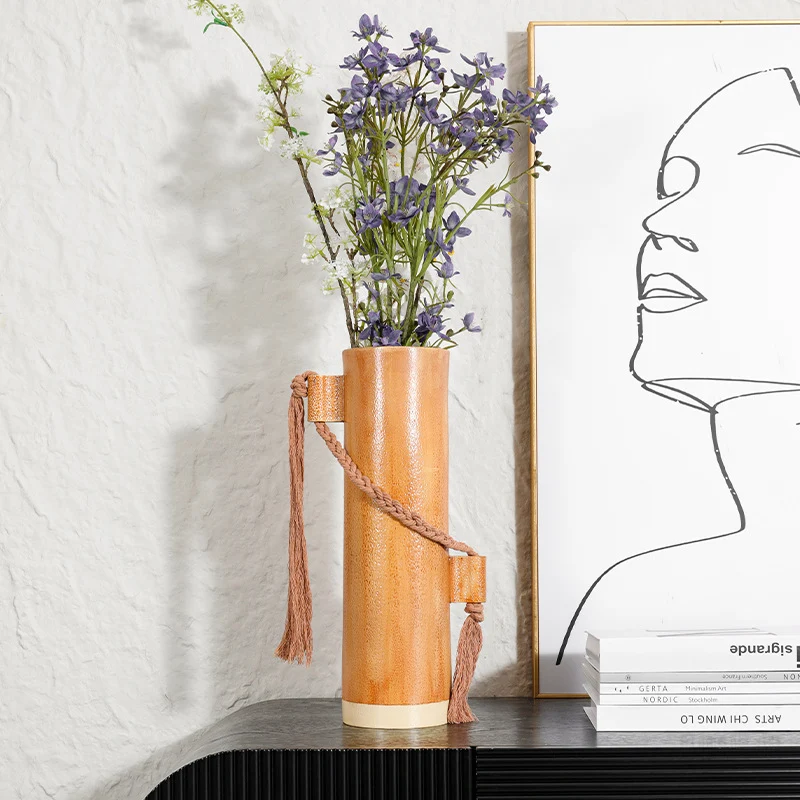 Dekorativer zylindrischer Blumenvasen