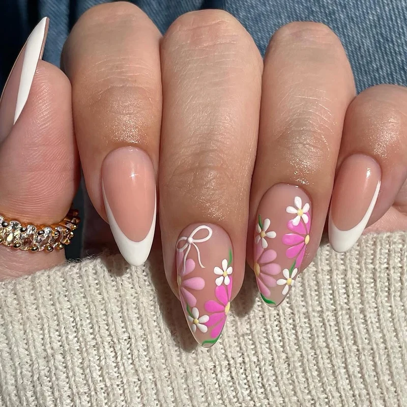 Kunstvolle Nagelkunst mit Blumenmotiven Karnz 1789124092