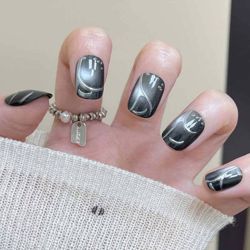 Premium Künstlerische Press-On Nageldesign Karnz