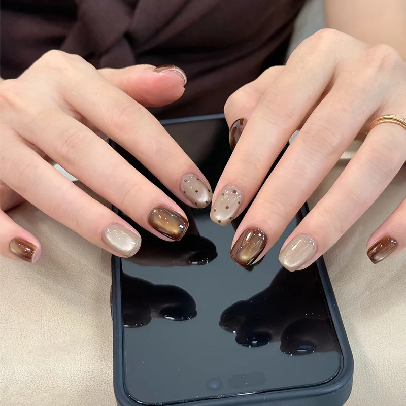 Ombre Gradient Press-On Nägel mit eleganten Akzenten Karnz
