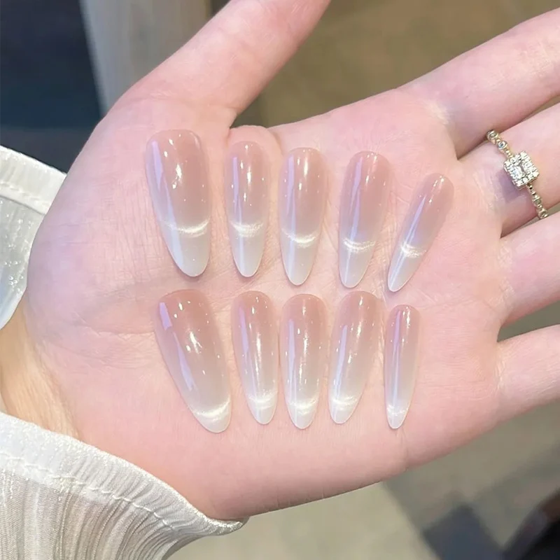 Natürliche Ombre Stiletto Press-On Nägel Karnz