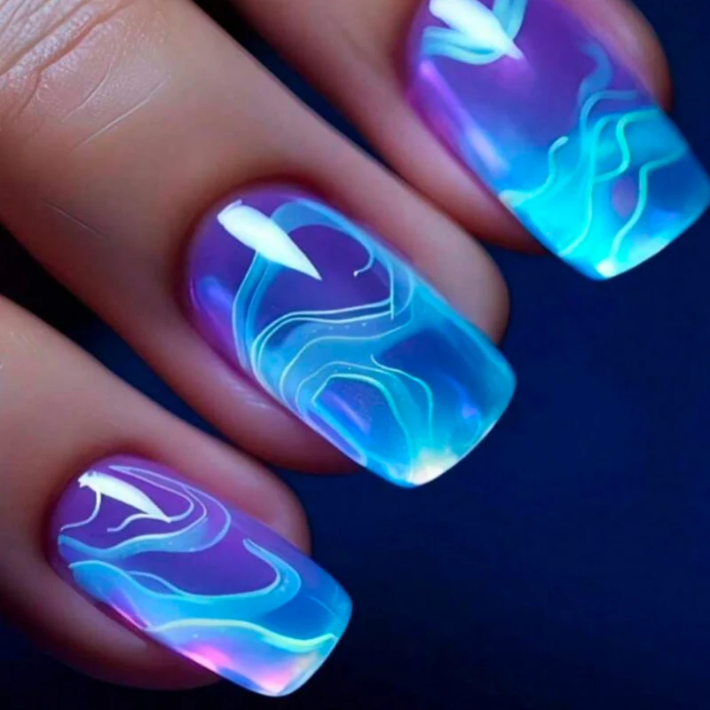 Kunstvolles Nageldesign Karnz