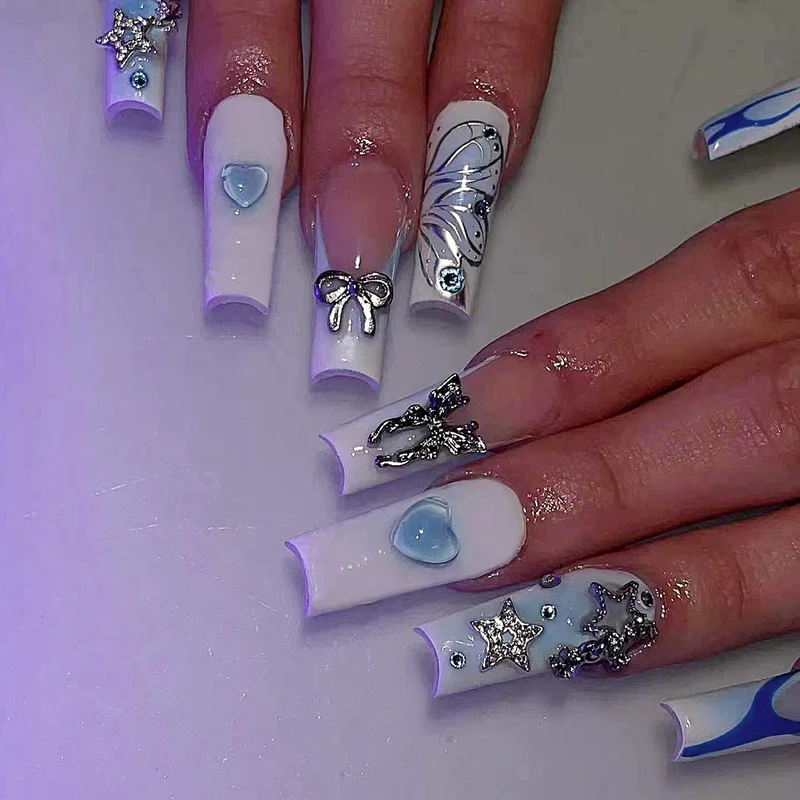 Kunstvolle Nagelverzierung Karnz
