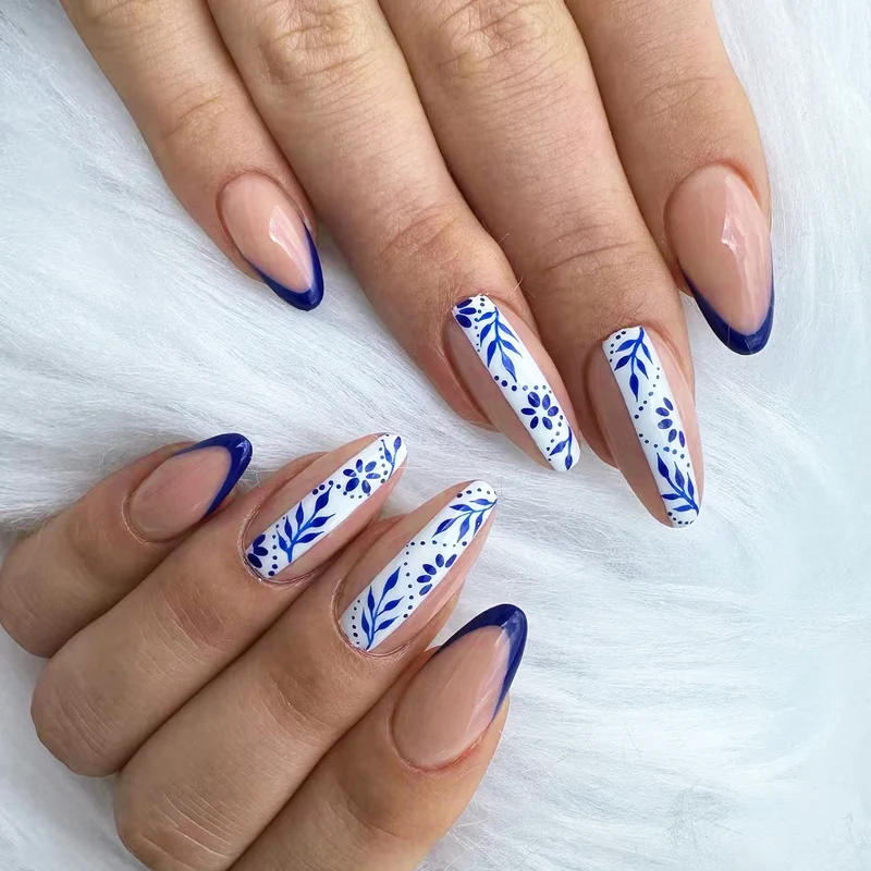 Kunstvolle Nagelverlängerungen Karnz