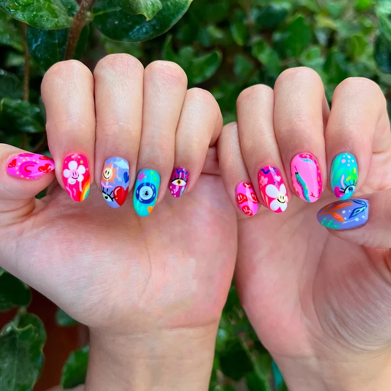 Kreative und bunte Nagelkunst Karnz