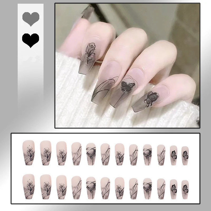 Kunstnägel mit floralen Designs Karnz