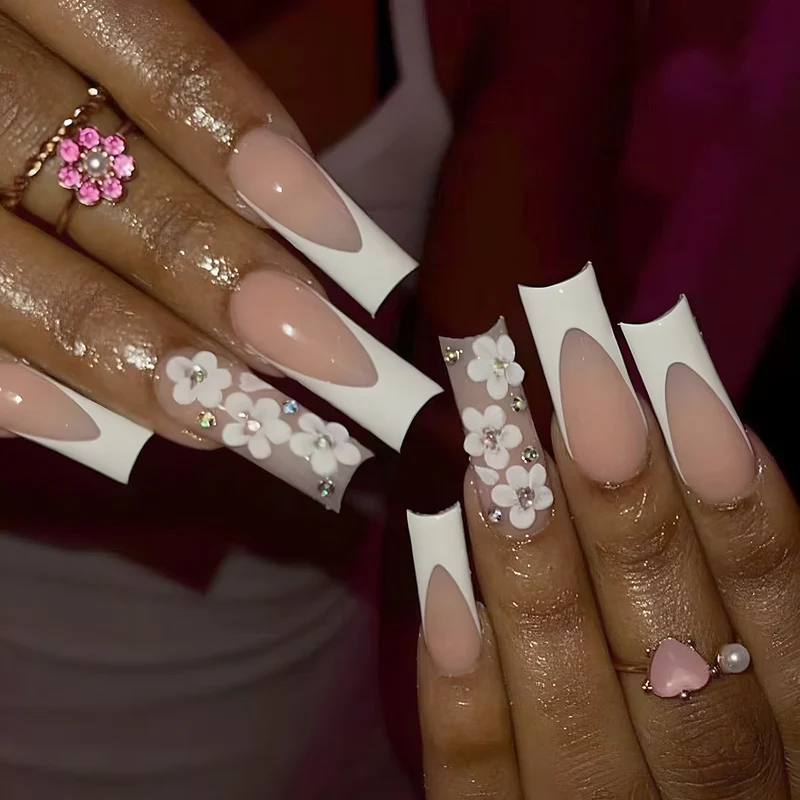 Blumenverzierte Stiletto Press-On Nägel Karnz