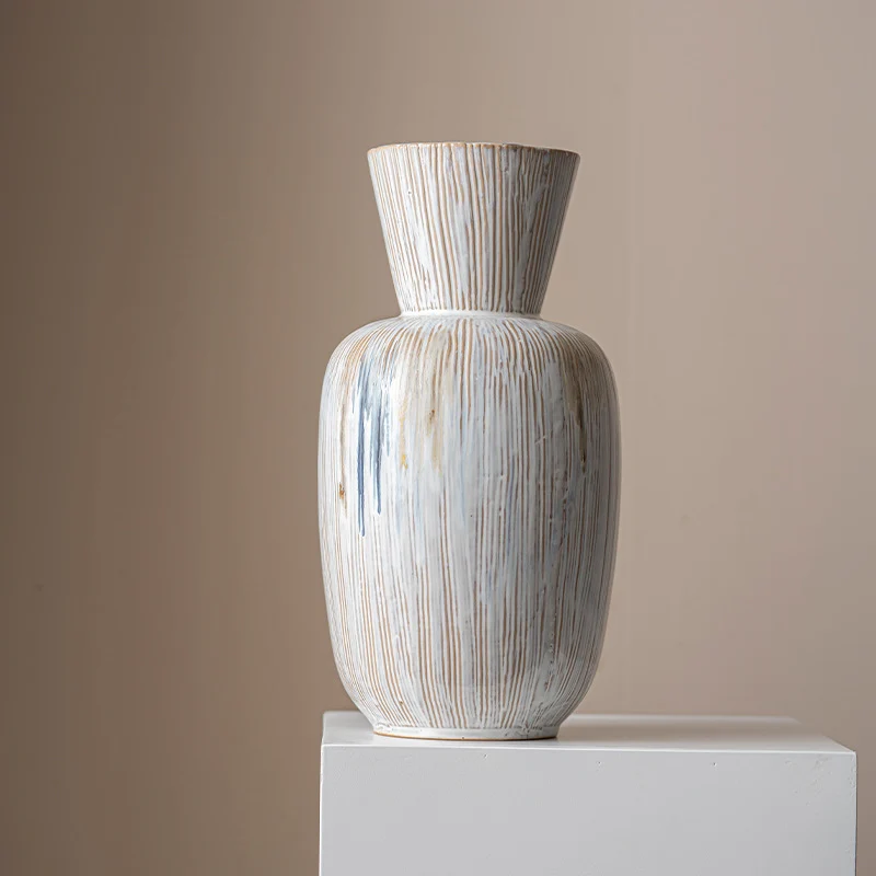Strukturiert dekorative Keramikvase
