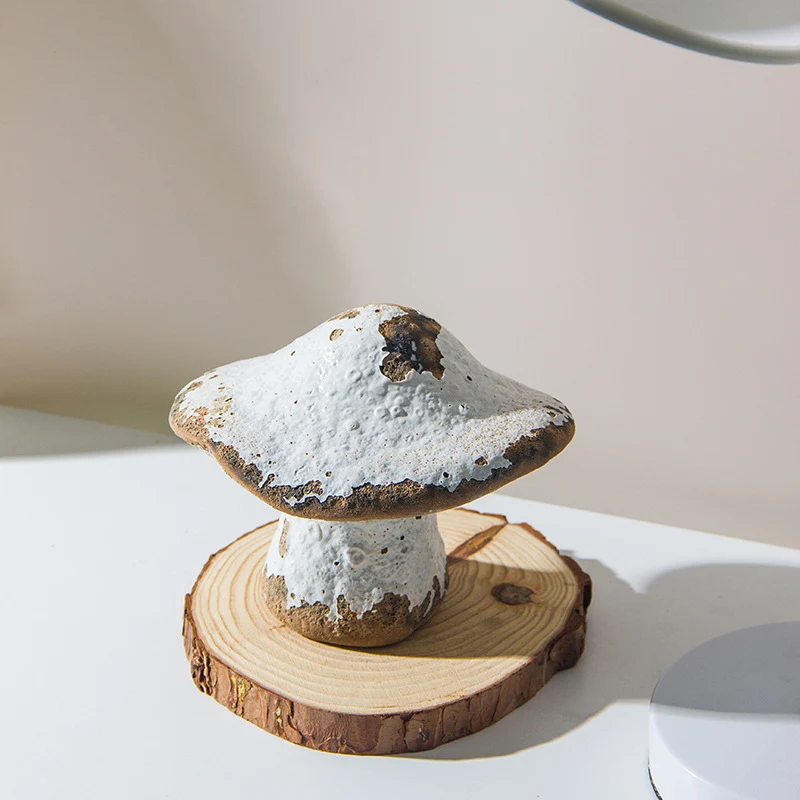 Künstlerische pilzförmige dekorative Figur