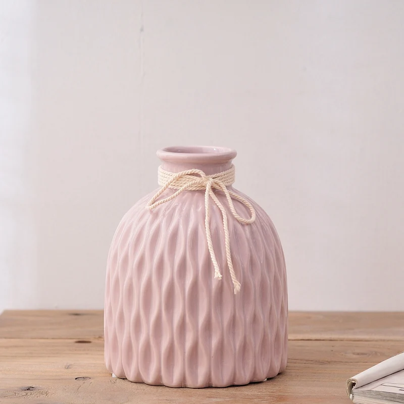 Strukturierte Keramische Dekorative Vase