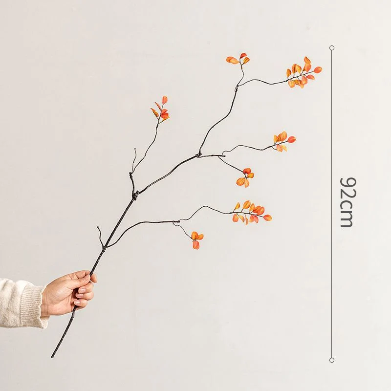 Realistische künstliche Zweig mit floralen Akzenten