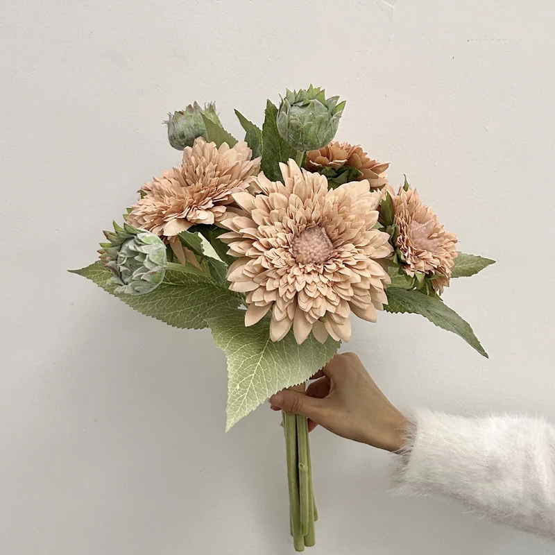 Künstlerischer Kunstblumenstrauß
