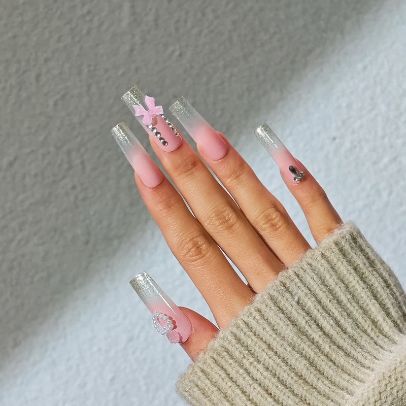 Dekorative Lange Acryl-Nagelerweiterungen Karnz