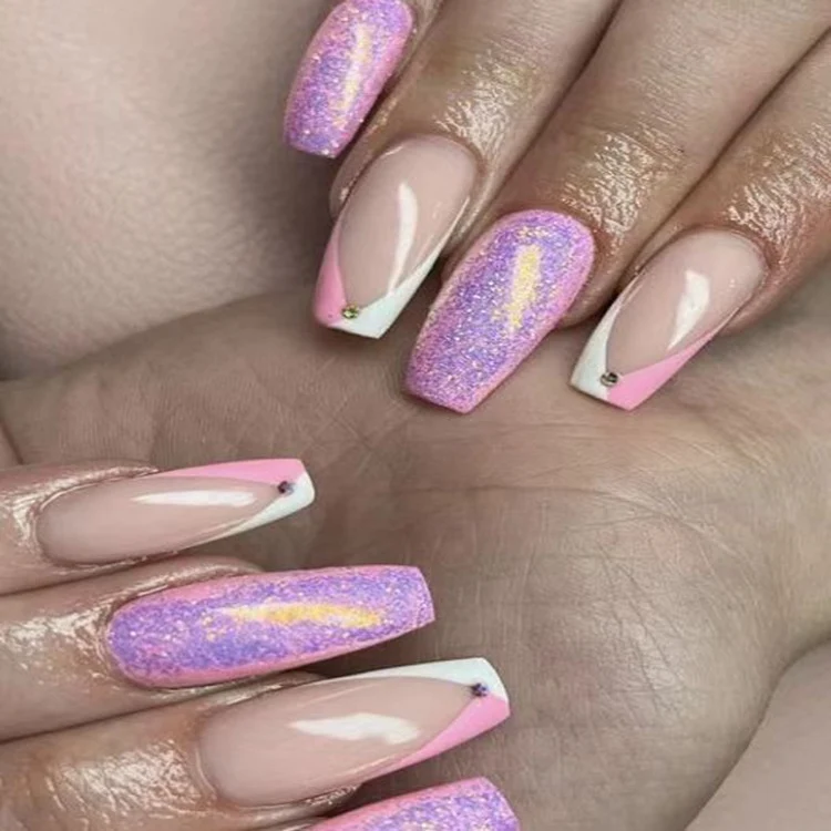 Dekorative glitzernde Press-On Nagelkunst Karnz