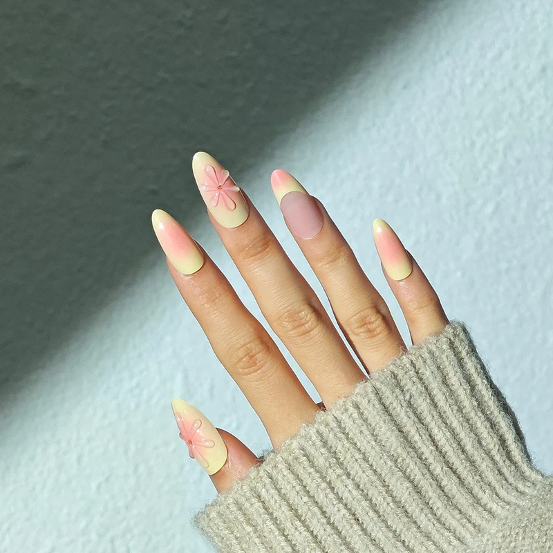 Dekorative Florale Druck-Nagelverlängerungen Karnz