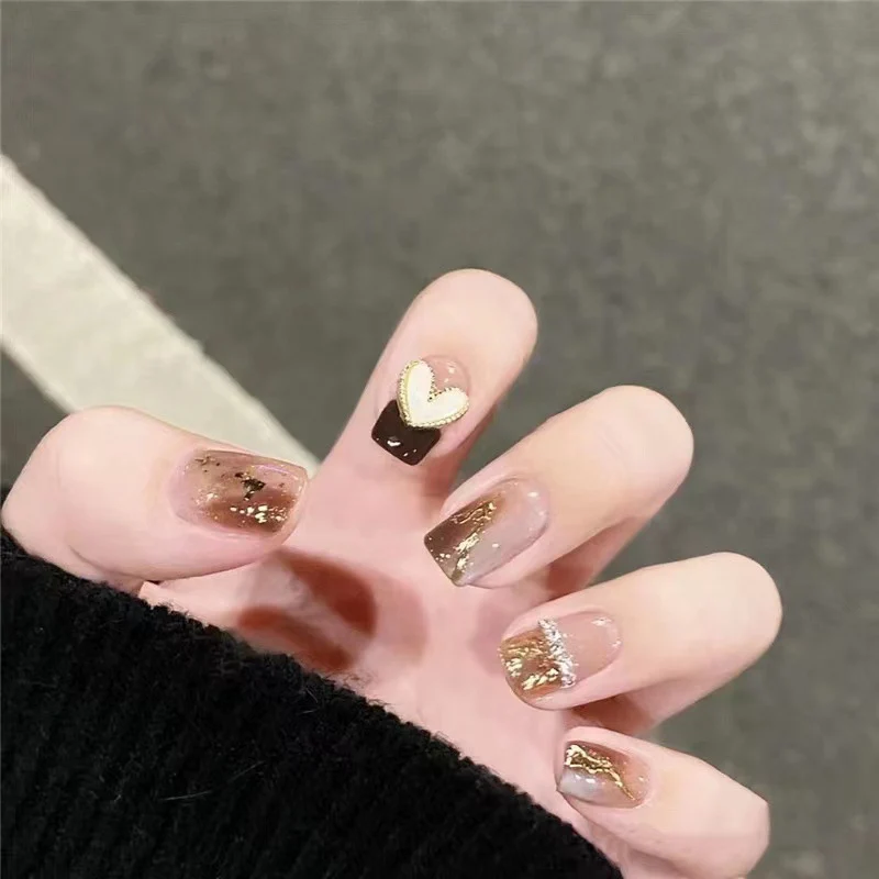 Kreatives Nagelkunst-Set mit Herz- und Glitzerdesign Karnz