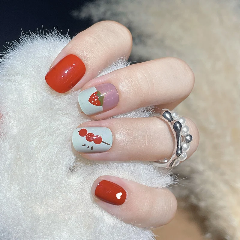 Kreatives fruchtinspiriertes Nageldesign Karnz