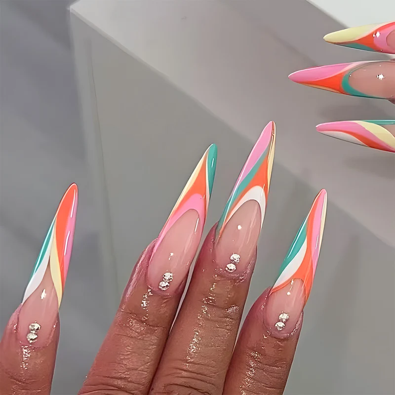 Buntes Stiletto Press-On-Nägel Set Karnz