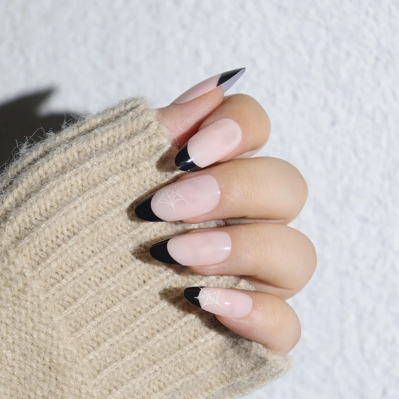 Künstlerische Stiletto Press-On Nägel mit Spinnen-Design Karnz